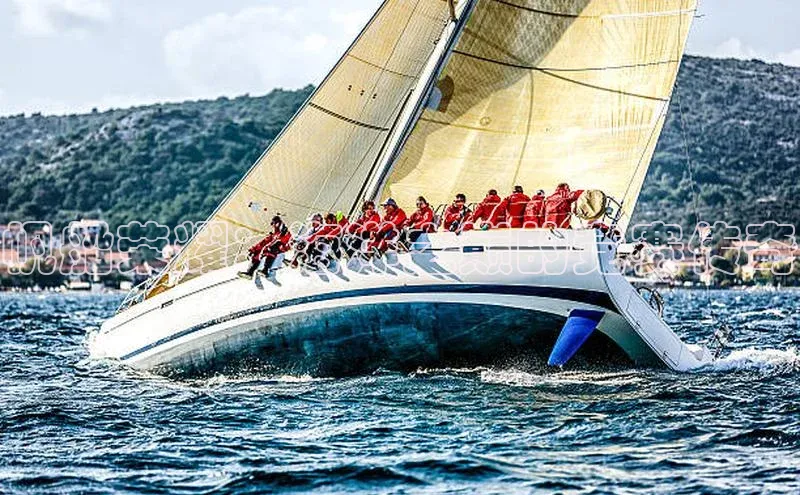 帆船荣耀：海洋之巅的竞赛传奇